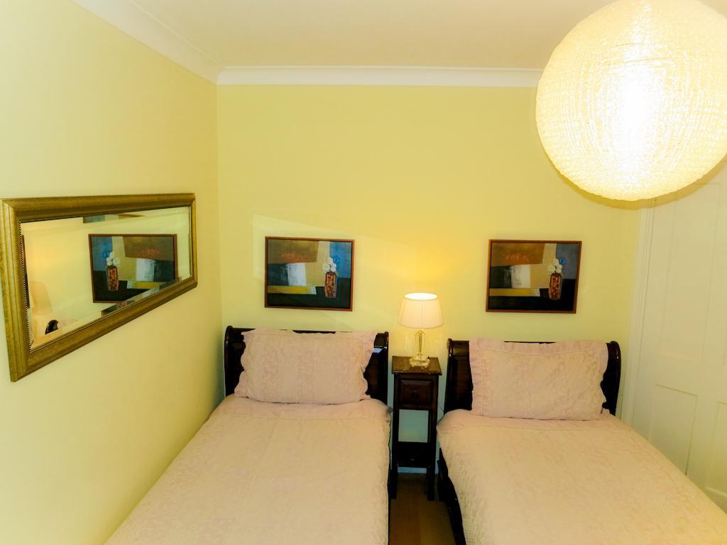 Bed and Breakfast Angel View Гілфорд Номер фото